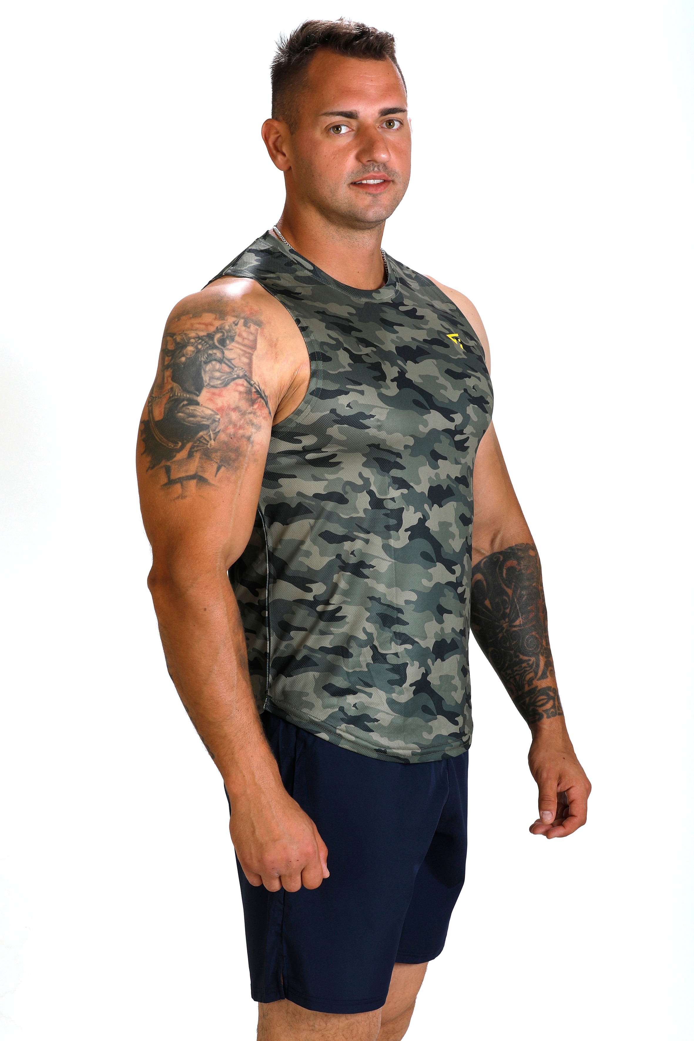 Camiseta HADES (verde militar)