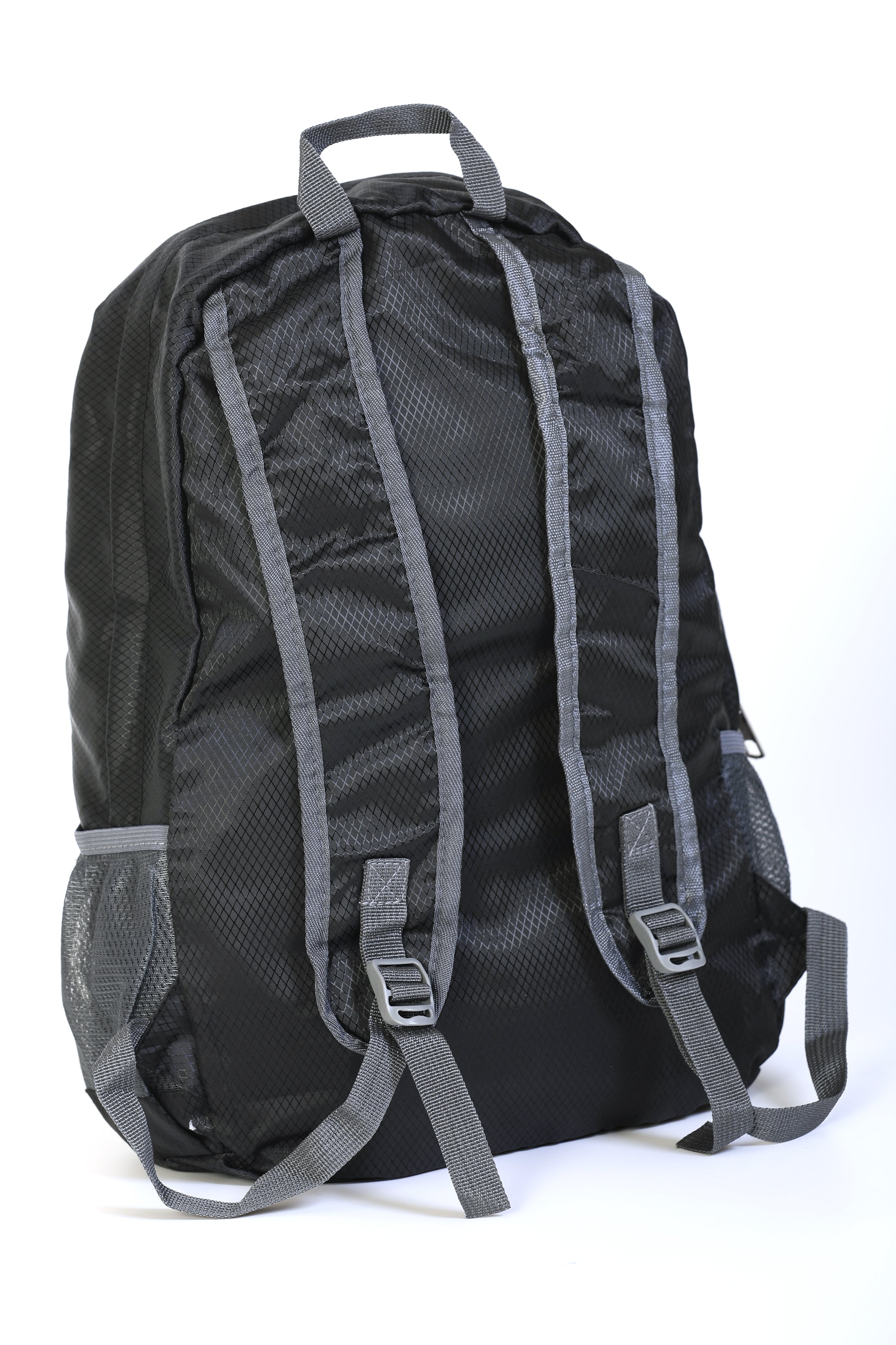 MOCHILA LIGERA NEGRA