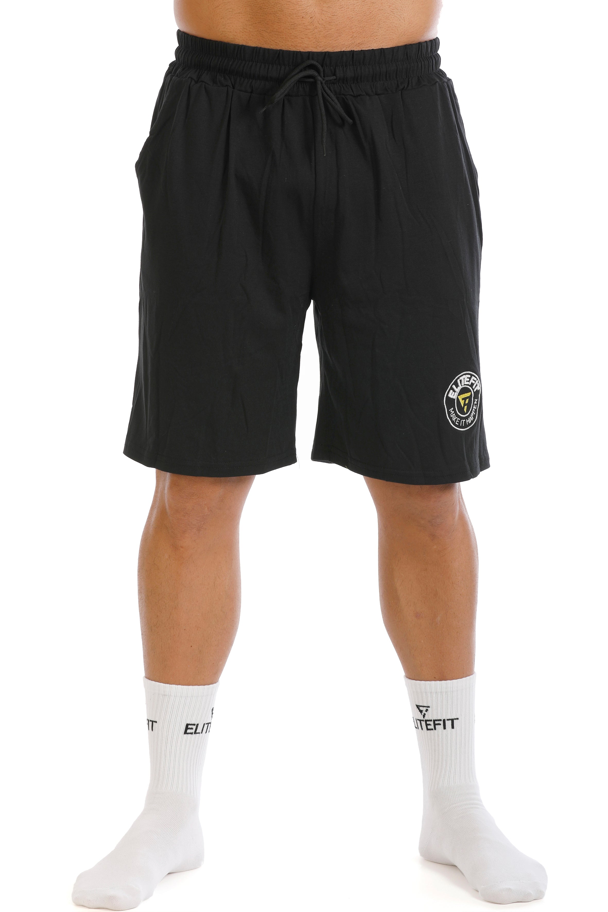 Shorts deportivos ALCEO negros para hombre, ideales para entrenamiento, con tejido transpirable y logo bordado en la pierna.